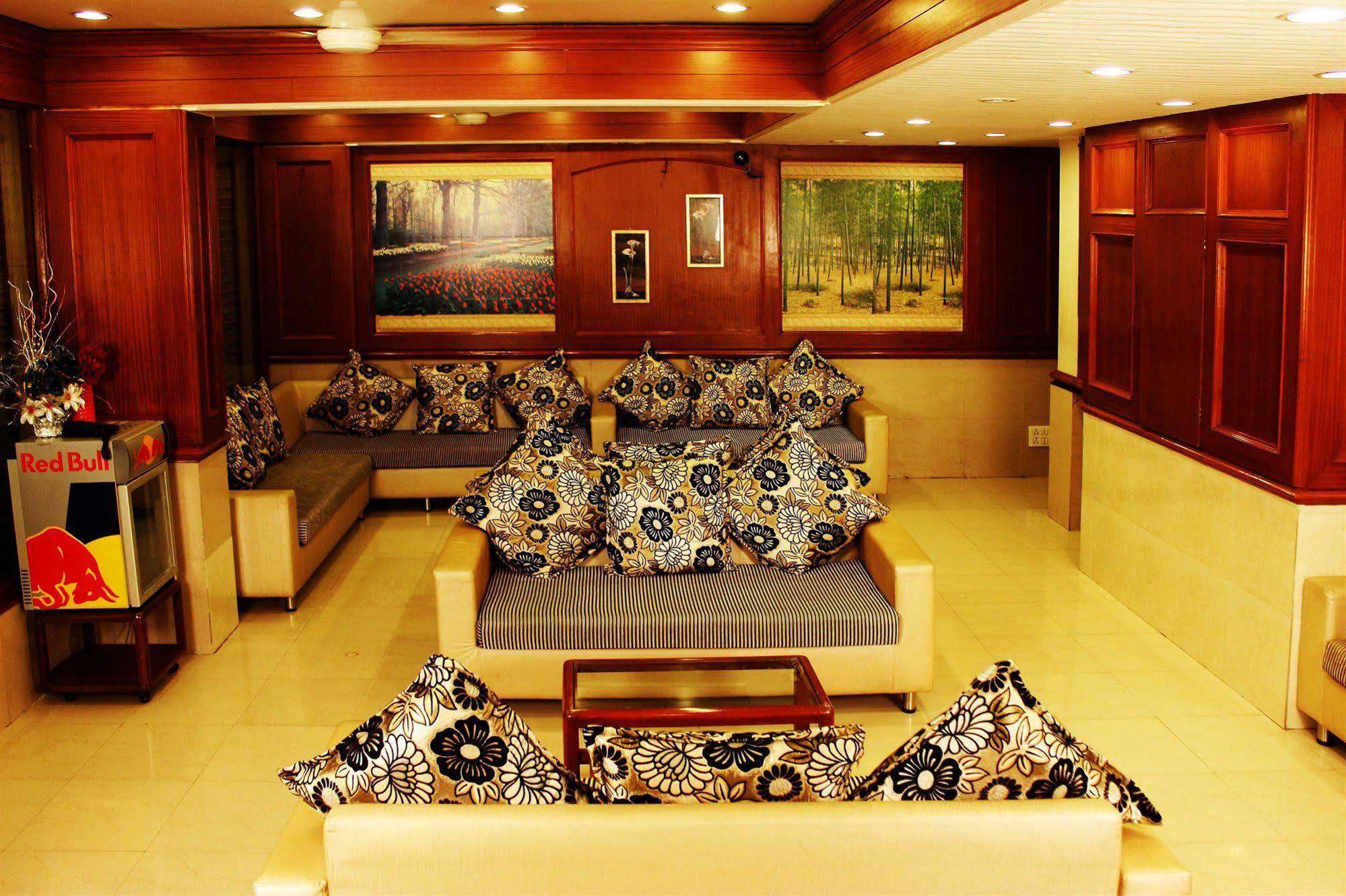 Mina International Hotel 3*