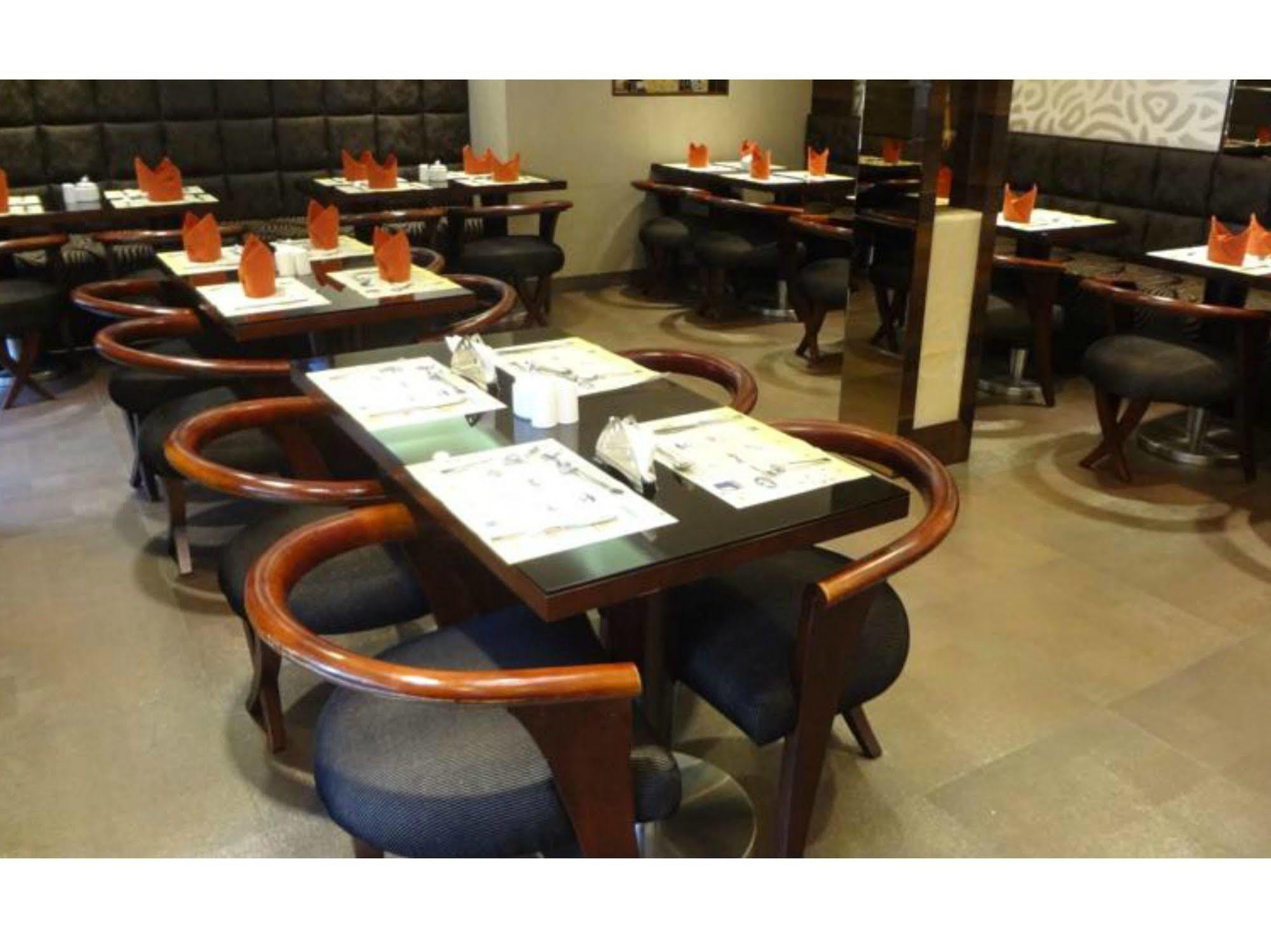Hotel Suba Palace Near Gateway Of India 4*