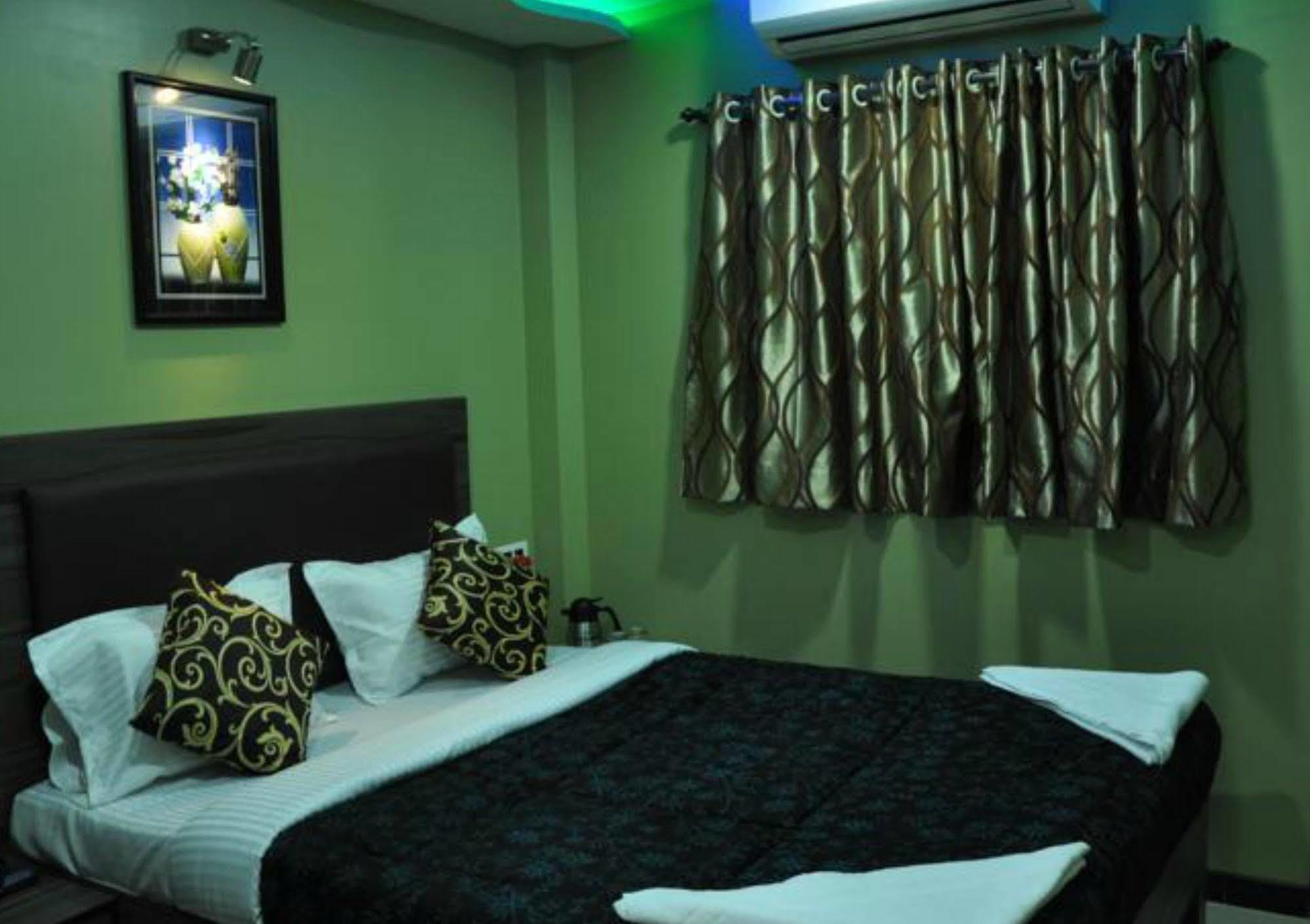 Planet Plaza Hotel Mumbai