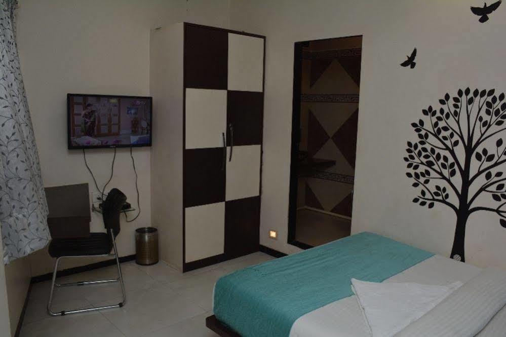 Hotel O Blue Pearl Residency Near Chhatrapati Shivaji International Airport