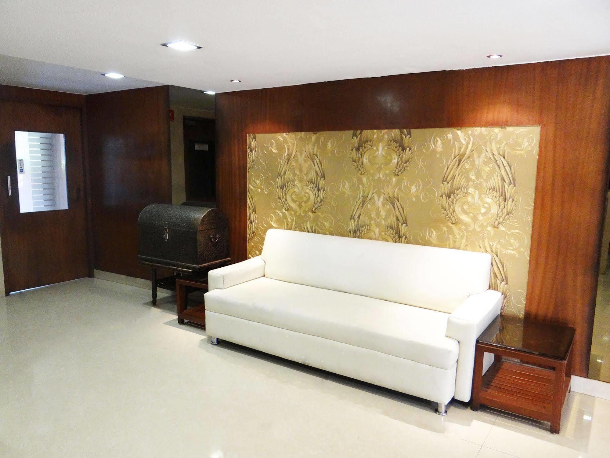 Hotel Lucky Bandra Mumbai