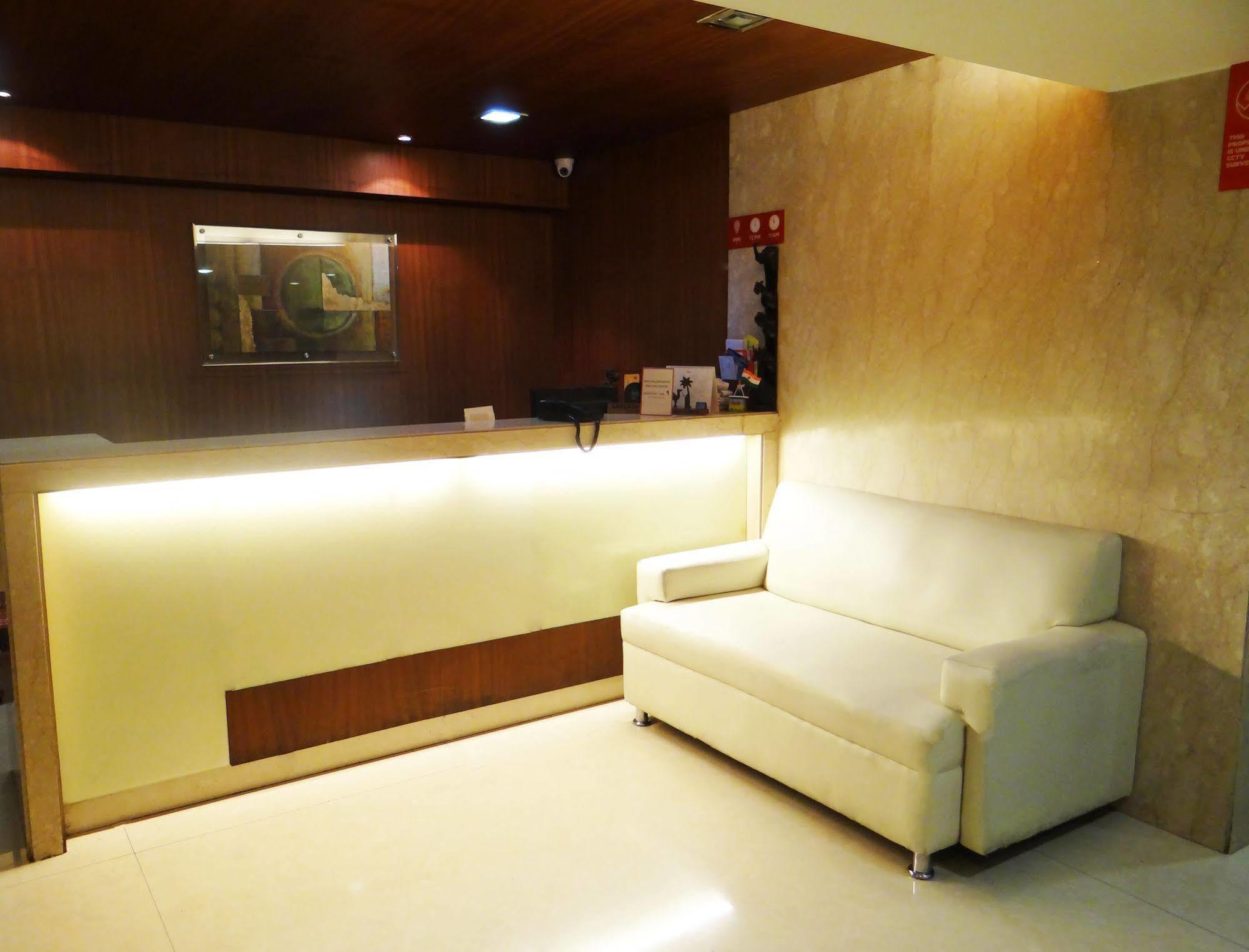 Hotel Lucky Bandra Mumbai