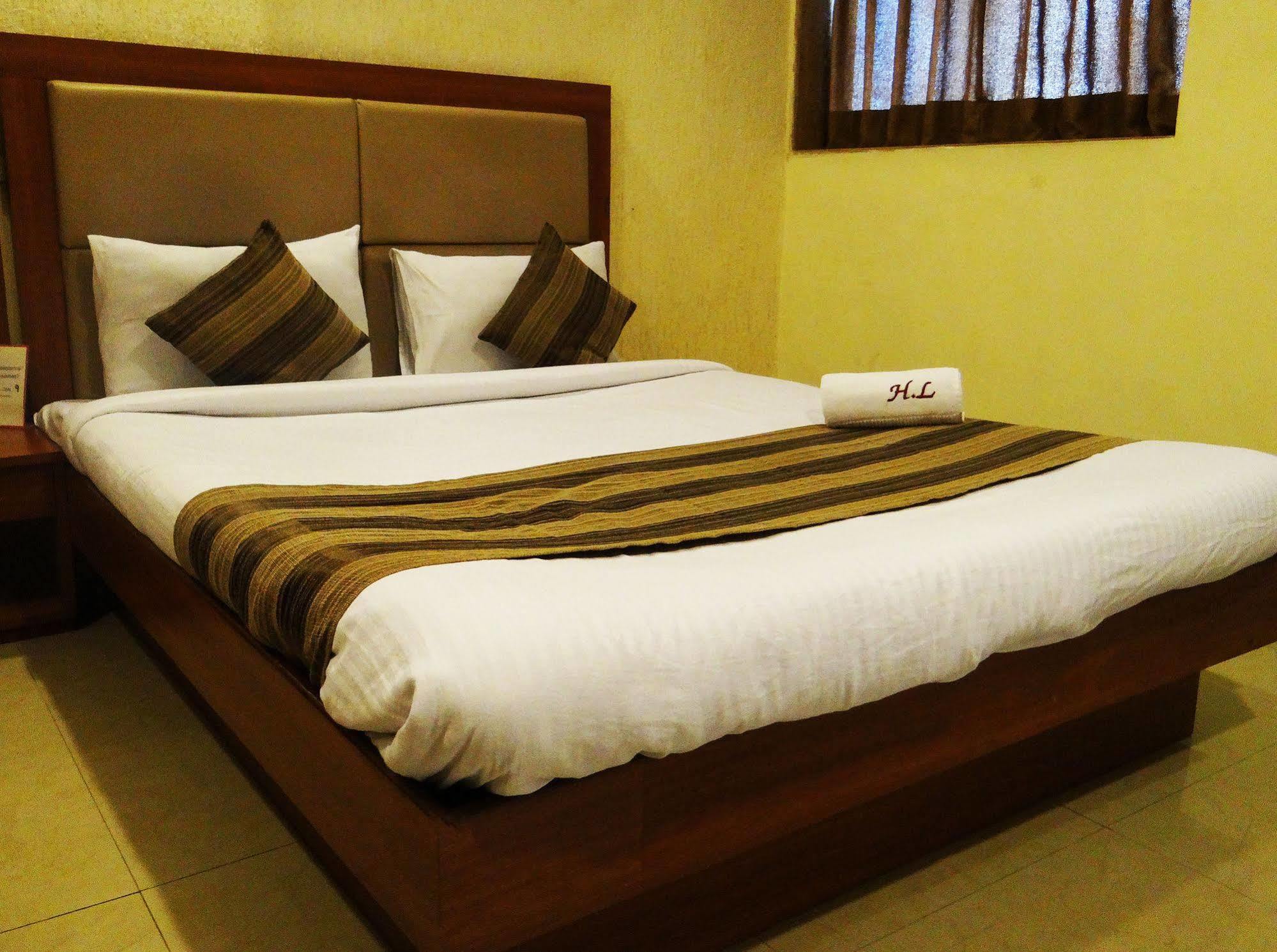Lucky Bandra Hotel 3*