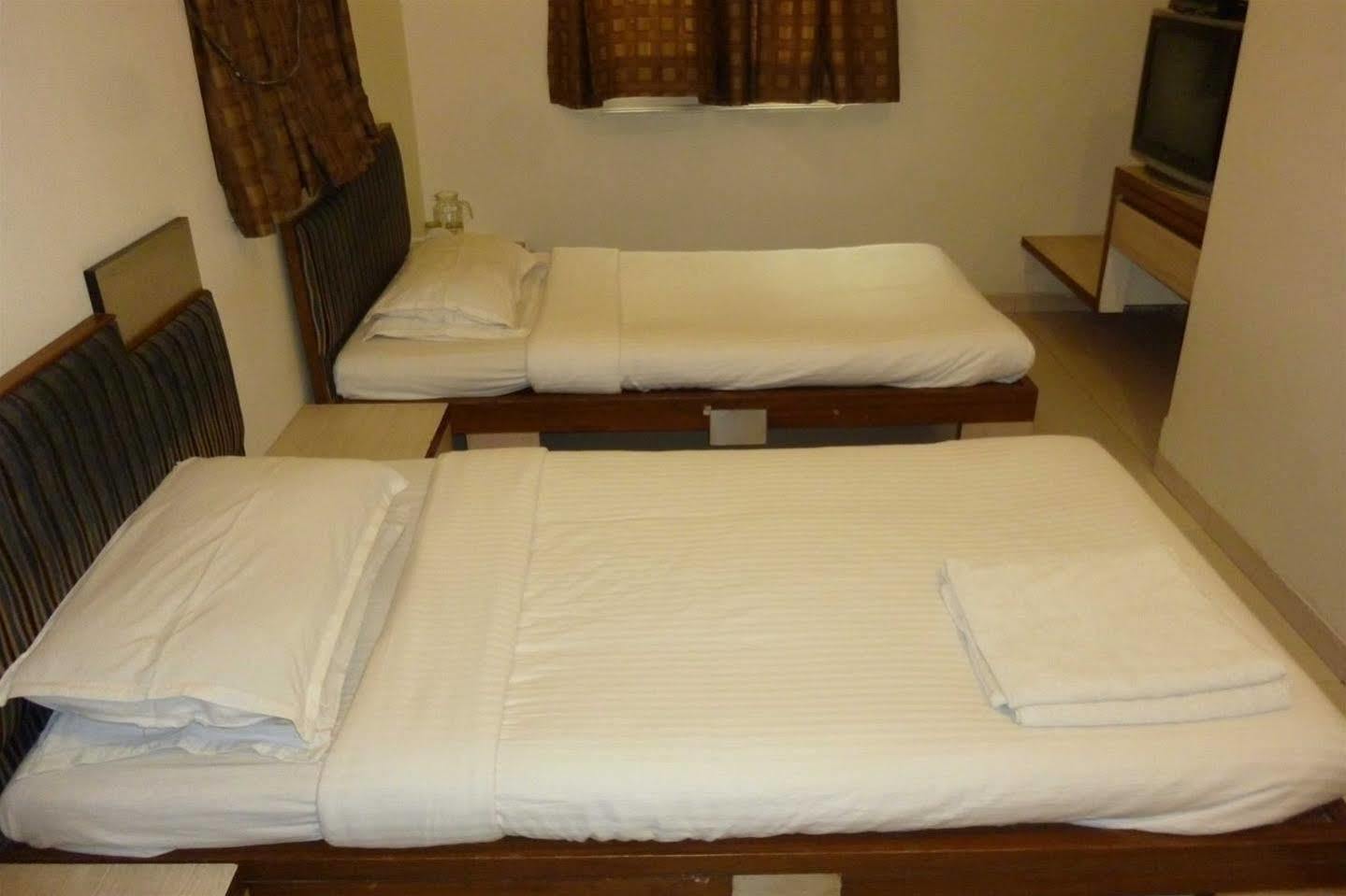 Park Shilton 3*