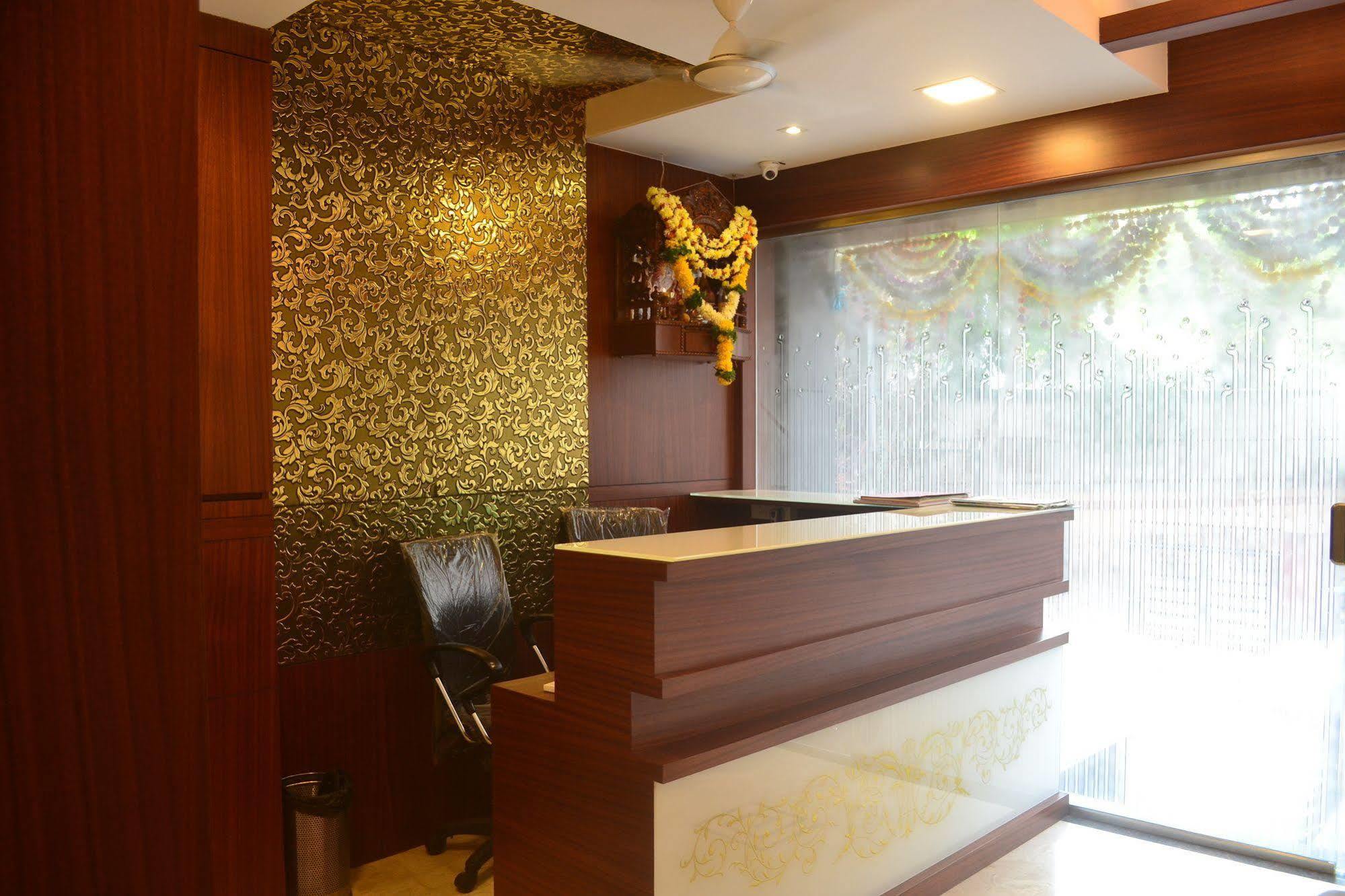 Hotel Super Collection O Airport Metro Andheri East Mumbai