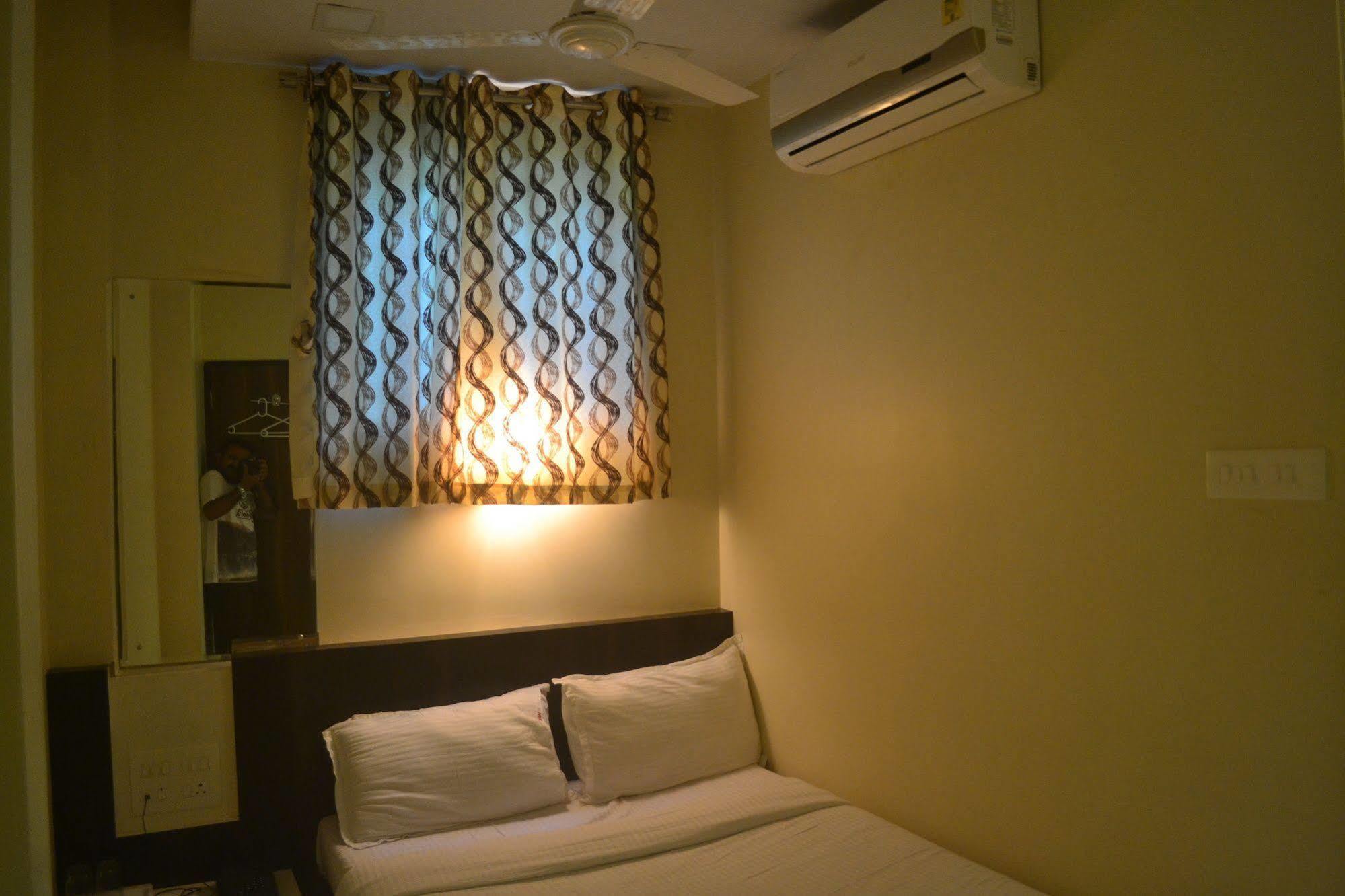 Super Collection O Airport Metro Andheri East Hotel 3*