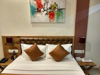 Grandeur-near International Airport Hotel Mumbai