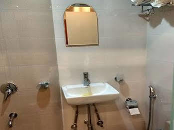 Grandeur-near International Airport 3*
