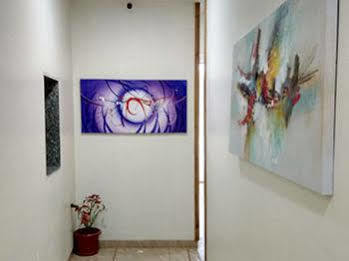 Grandeur-near International Airport Hotel