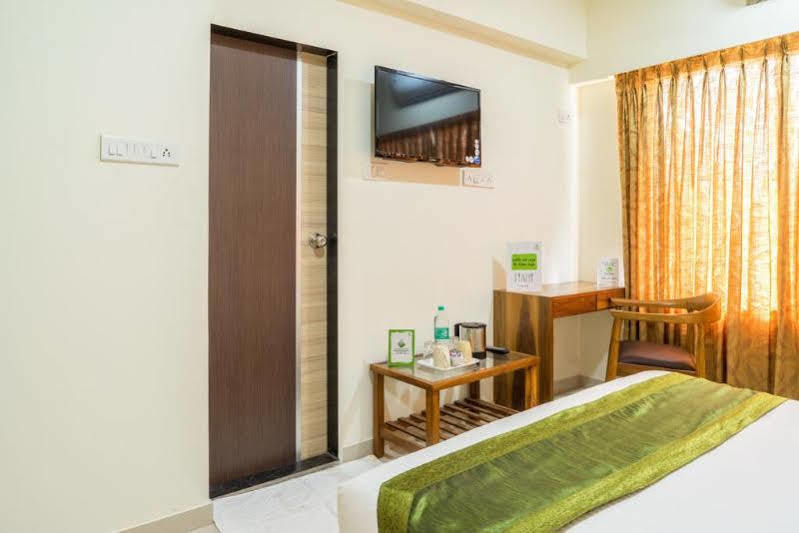 Oyo 11441 Casa Roomz Powai Mumbai
