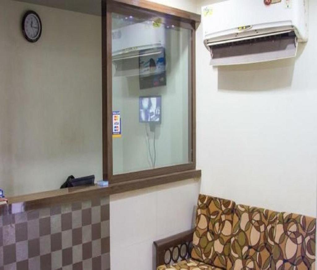 Maangta 100 @ Andheri East