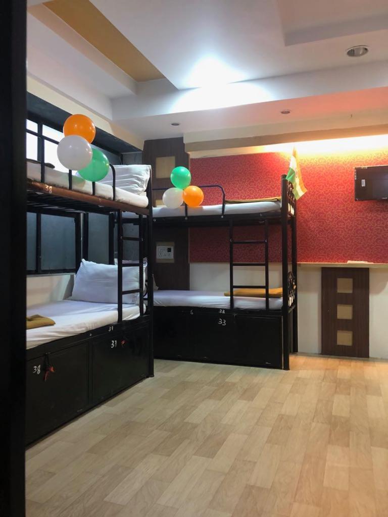 Bandra Only For Indian Hostel *