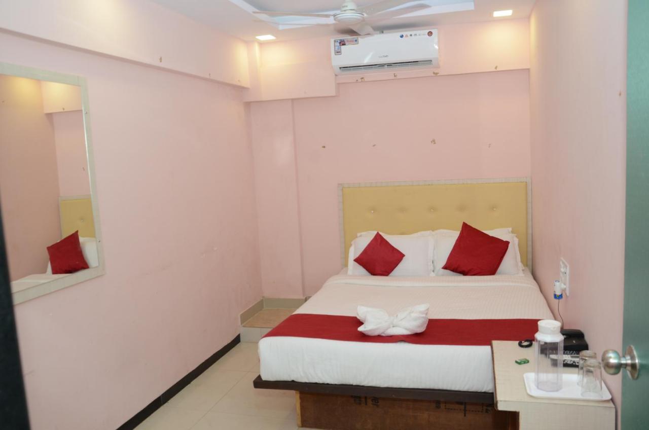 Hotel Sai Leela Grand Mumbai