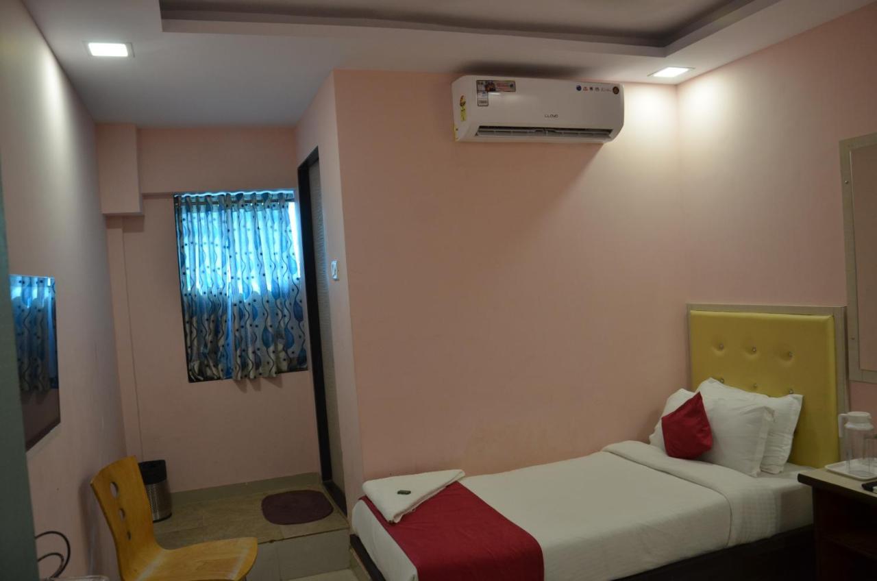 Sai Leela Grand Hotel 3*