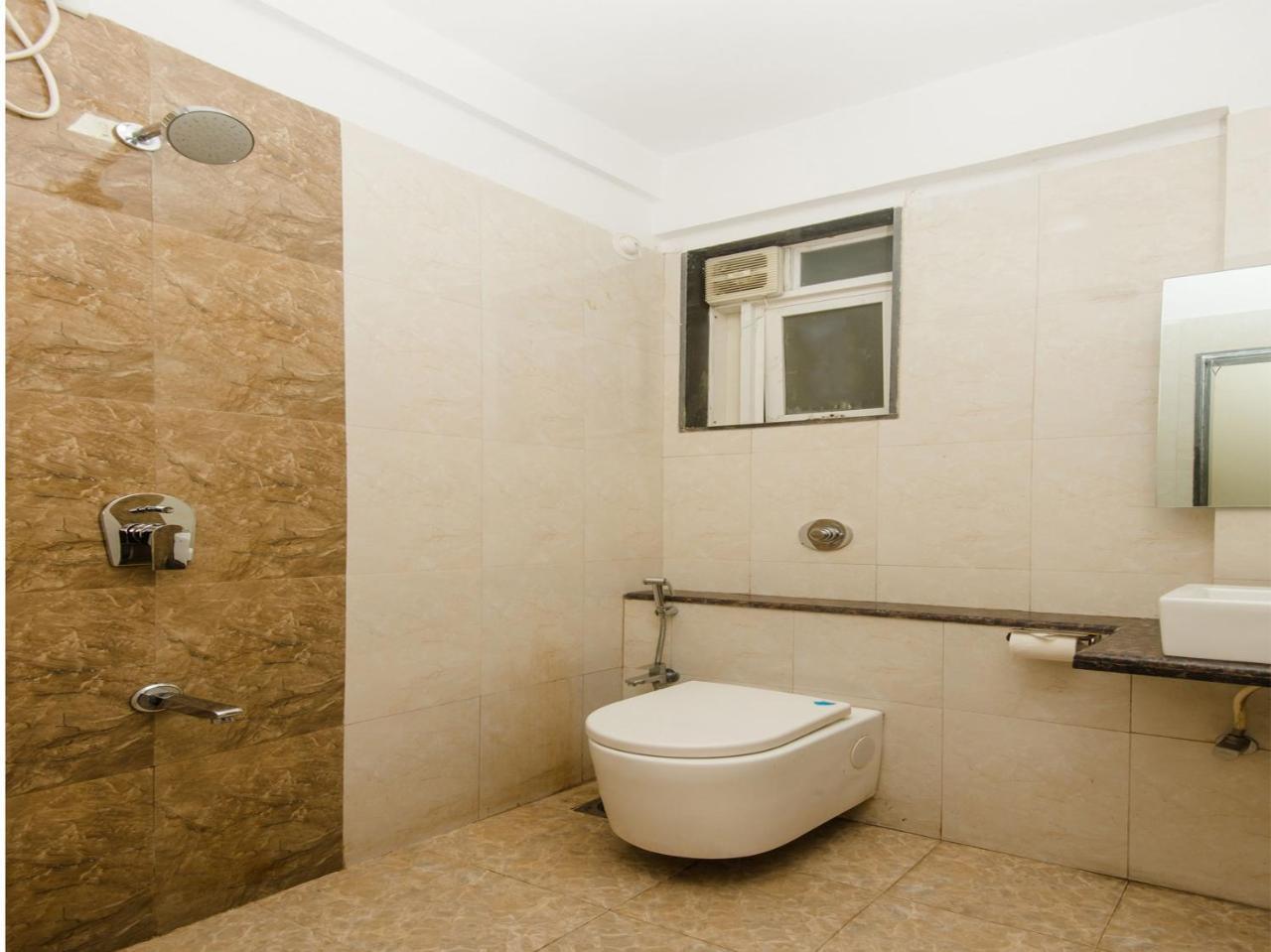 Oyo 11441 Casa Roomz Powai Hotel 3*