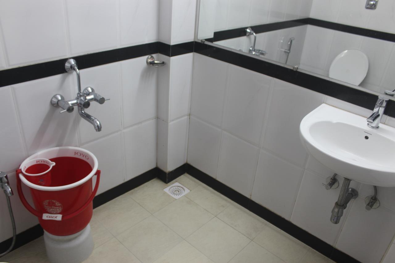 Hotel Celeste, Colaba 2*