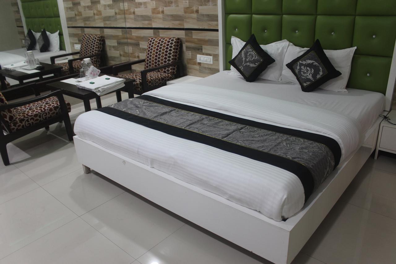 Celeste, Colaba Hotel