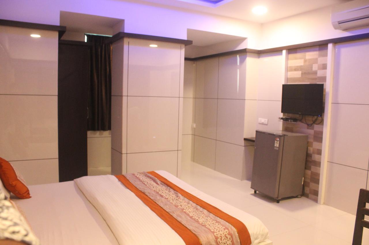 Hotel Celeste, Colaba 2*