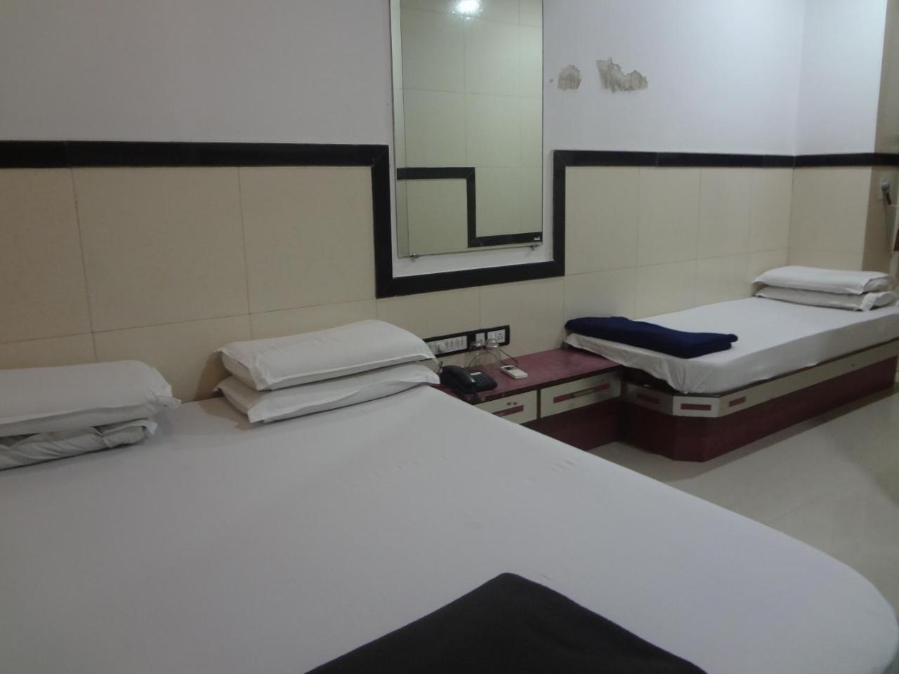 Hotel Swapna International 3*