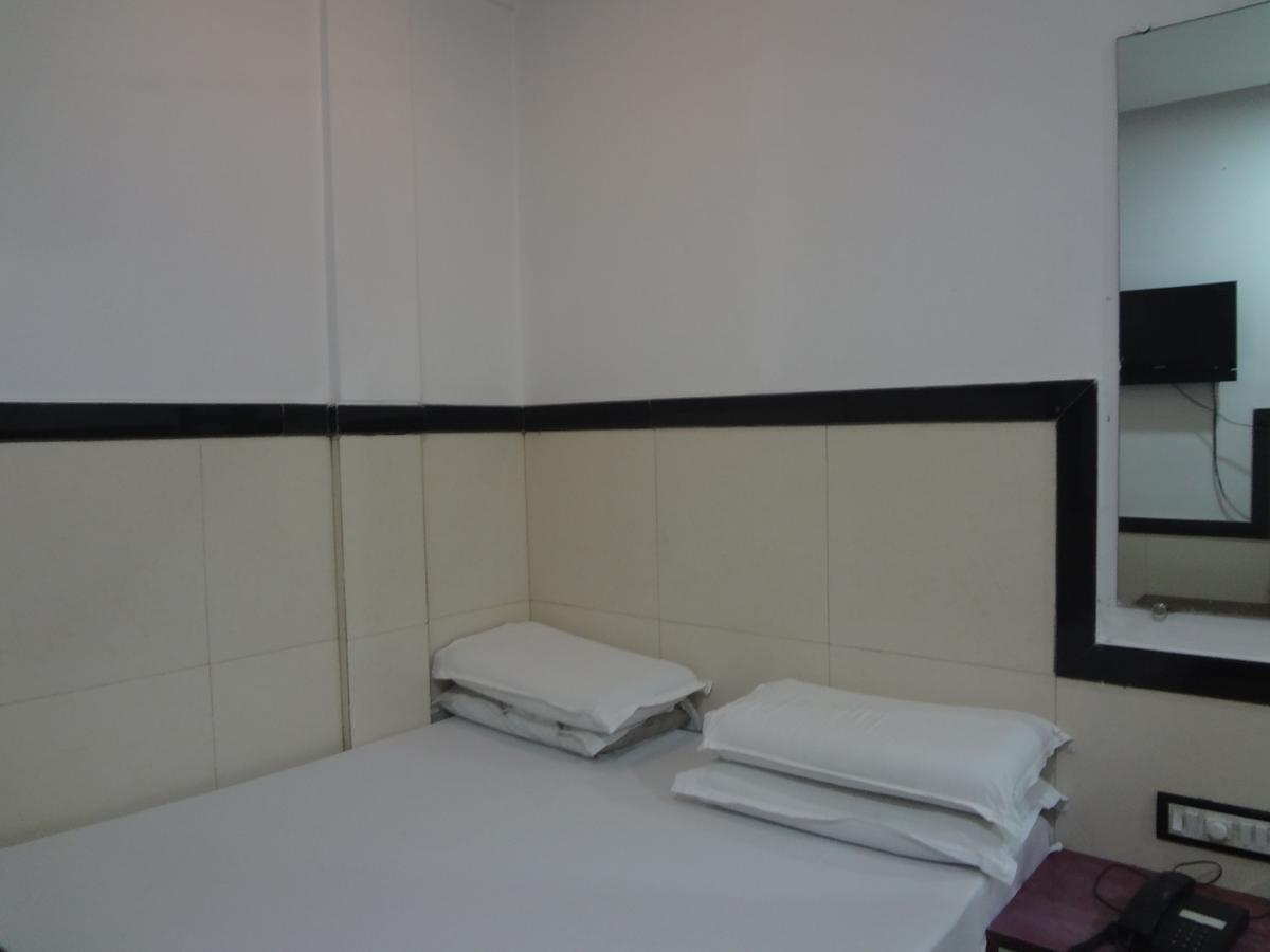 Hotel Swapna International 3*