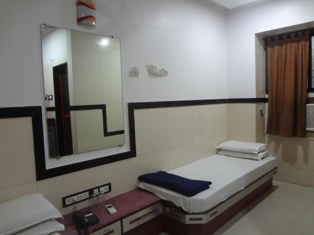 Hotel Swapna International Mumbai