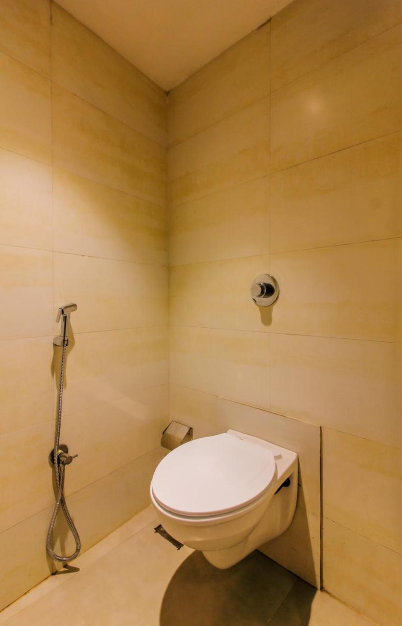 Hostel Hygeinic Airport Dormitory Near By Bom Mumbai