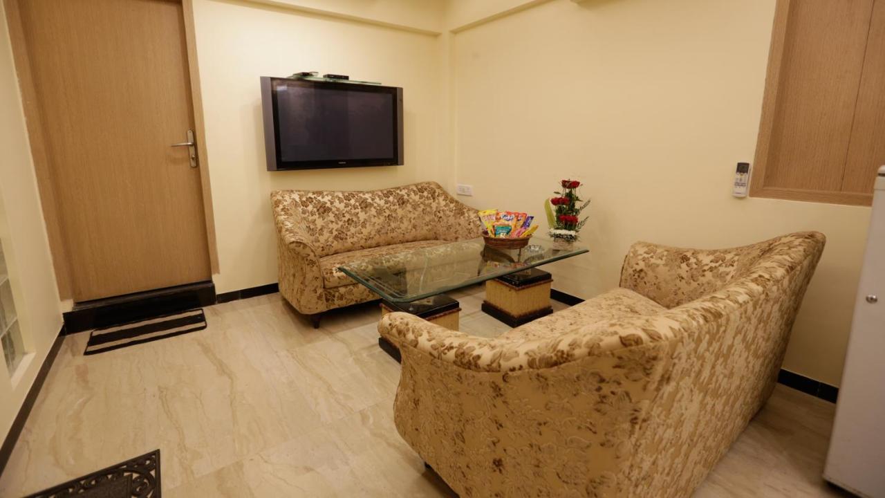 Metro Palace Bandra