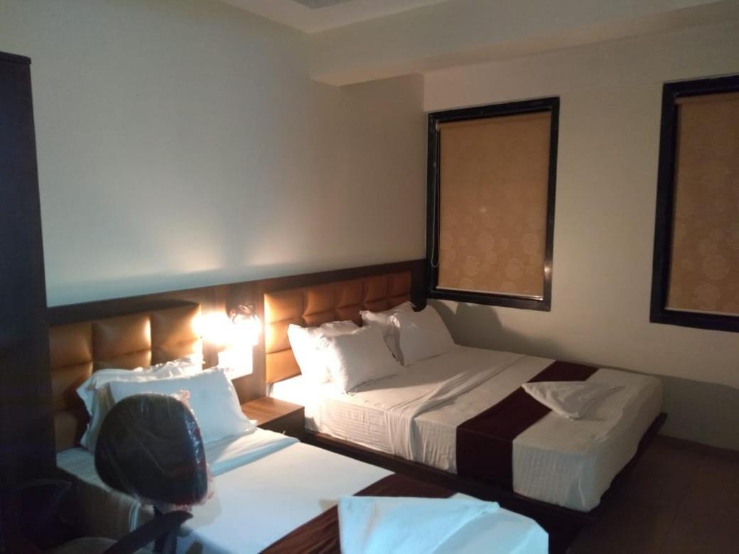 Fabhotel Galaxy