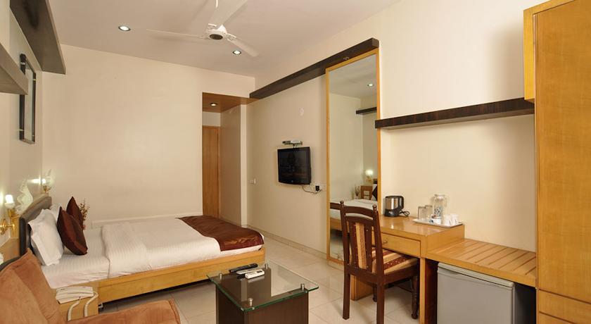 Hotel Fabhotel On Time Andheri East