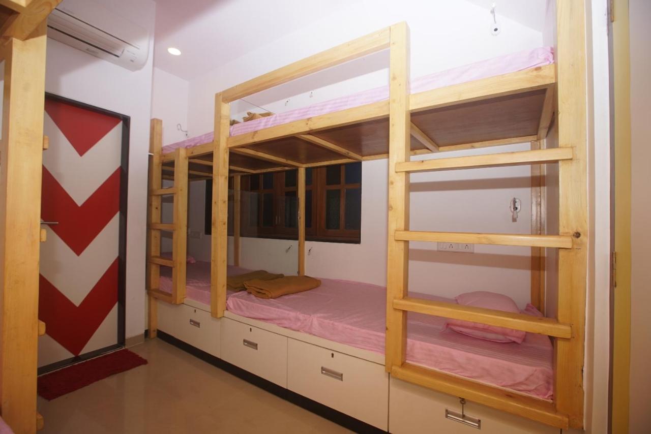 Staytion Dorm - Near Marol Naka Andheri East *