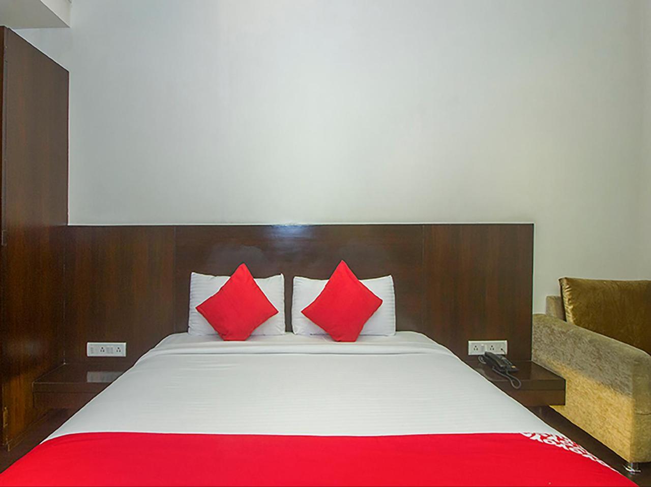 Hotel Oyo 8860 Welcome Mumbai