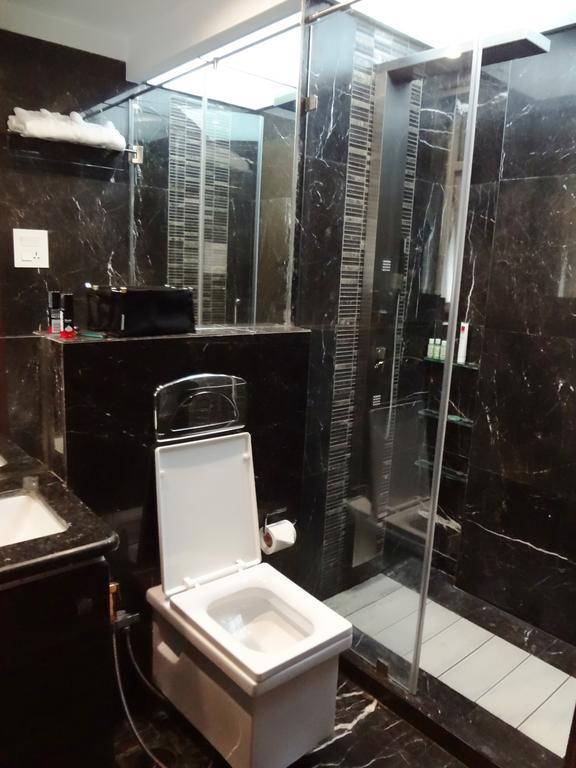 Laurent & Benon - Santacruz East Aparthotel Mumbai