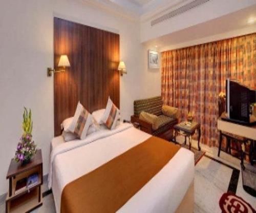Hotel The Emerald & Executive 3*