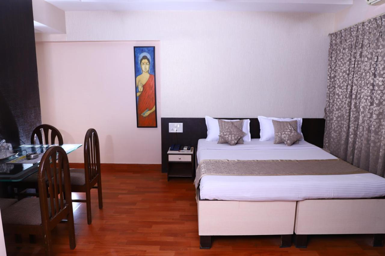 Hotel Bharat Avenue 3*