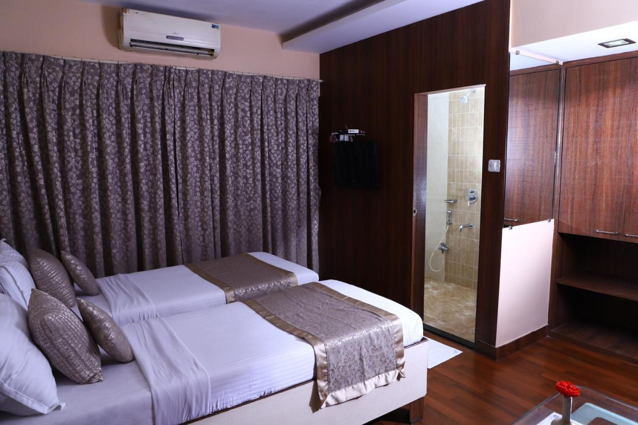 Bharat Avenue Hotel 3*