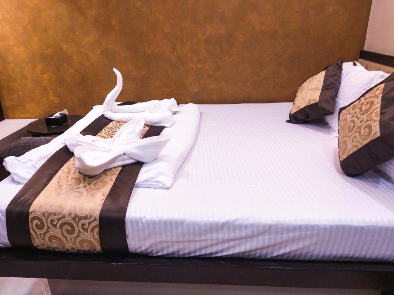 Hotel Colaba Suites - Near Taj Hotel, Mumbai