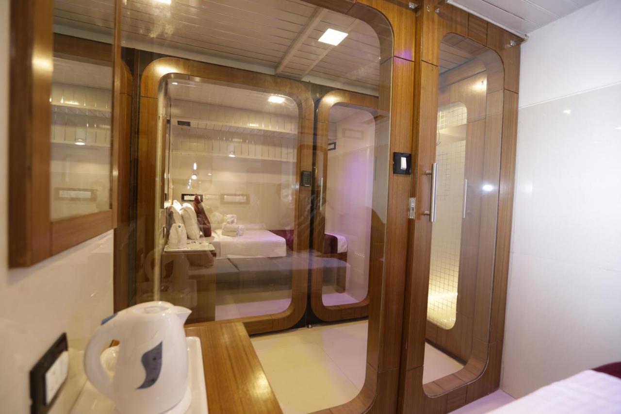 Qubestay Airport Capsule & Capsule hotel
