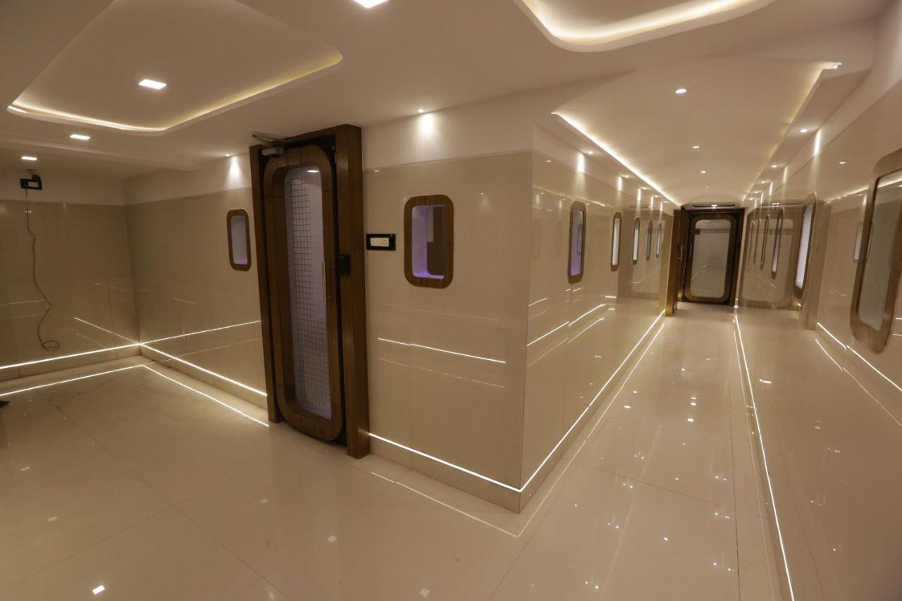 Qubestay Airport Capsule & Capsule hotel