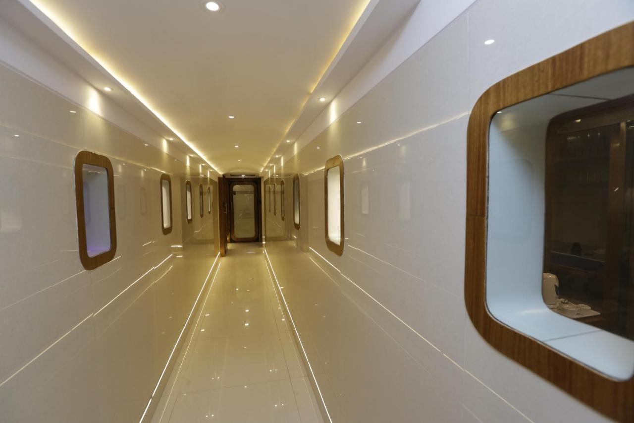 Qubestay Airport Capsule & Capsule hotel Mumbai