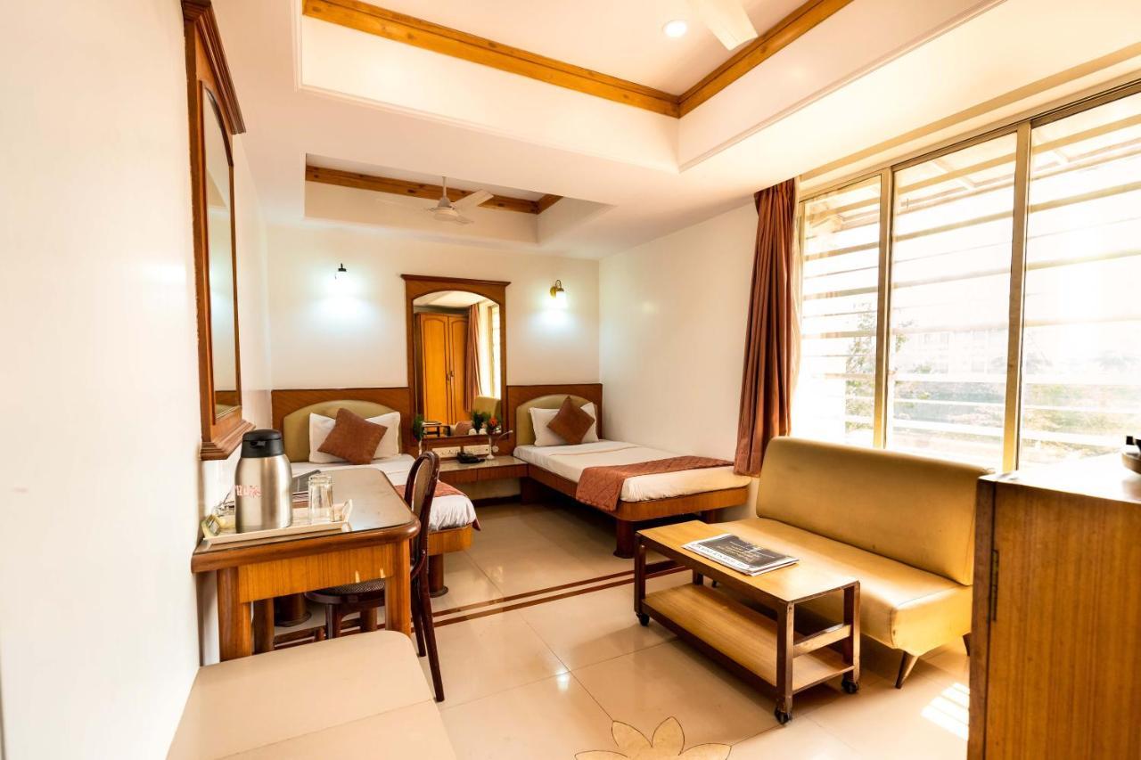 Parklane Hotel