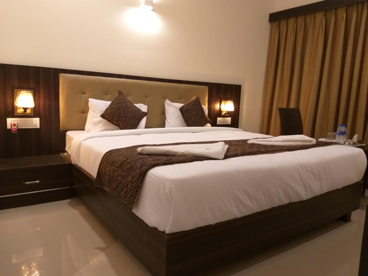Capital O 40321 Harmony Hotel Mumbai