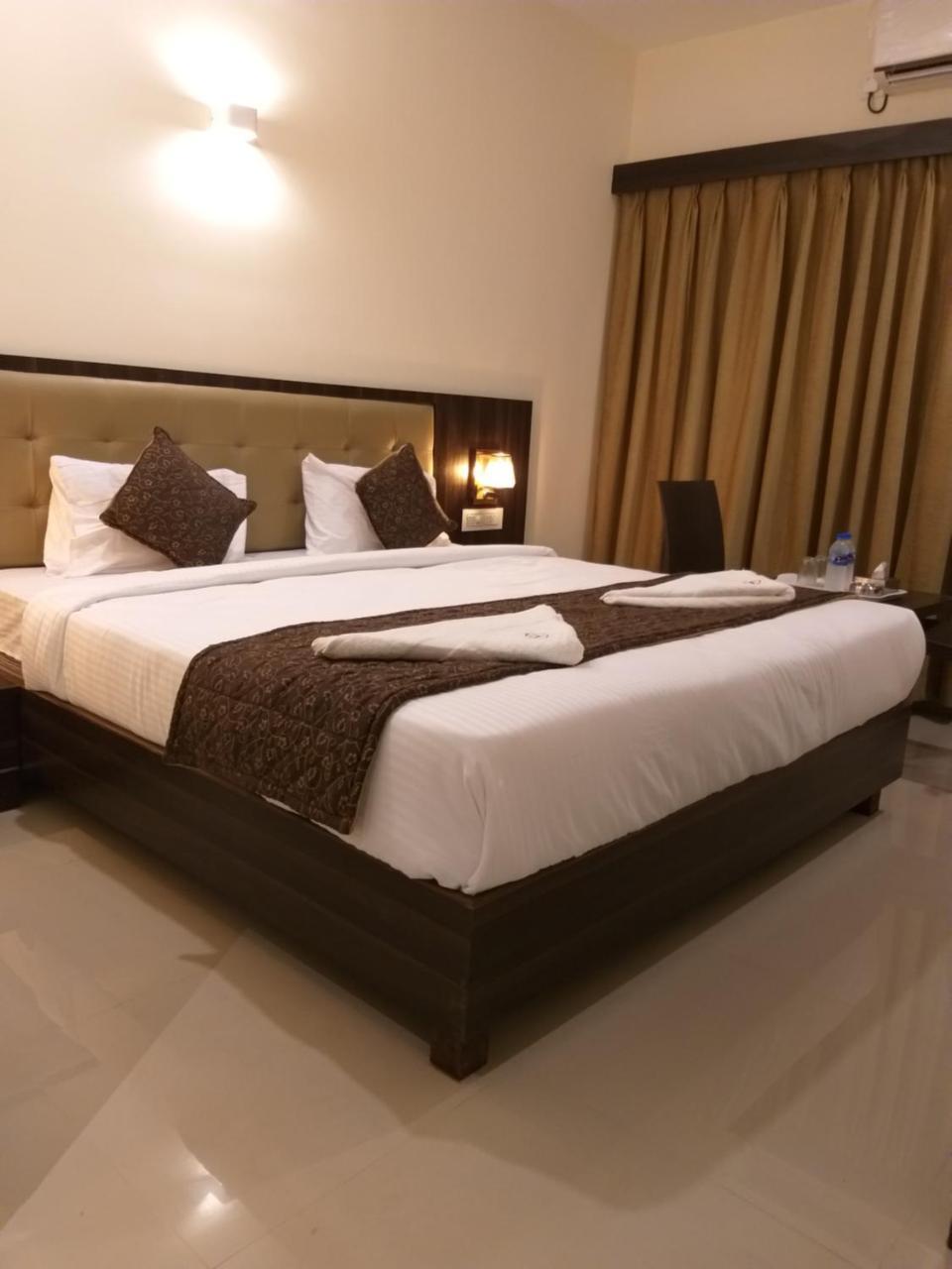 Capital O 40321 Harmony Hotel 3*
