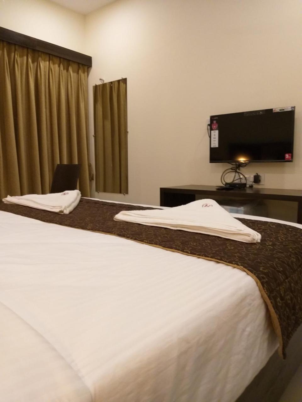 Capital O 40321 Harmony Hotel 3*