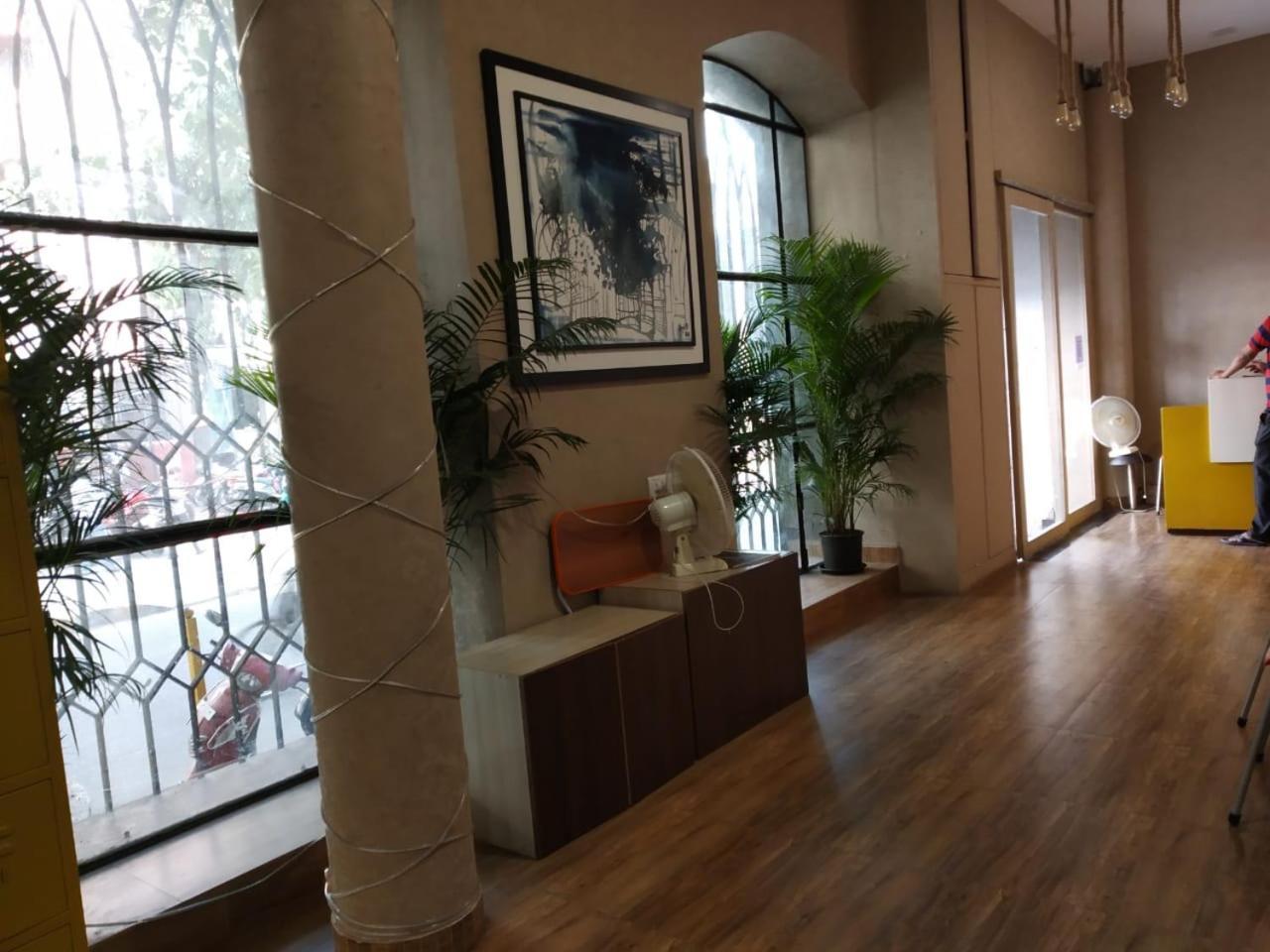 Hostel Abuzz Parel *