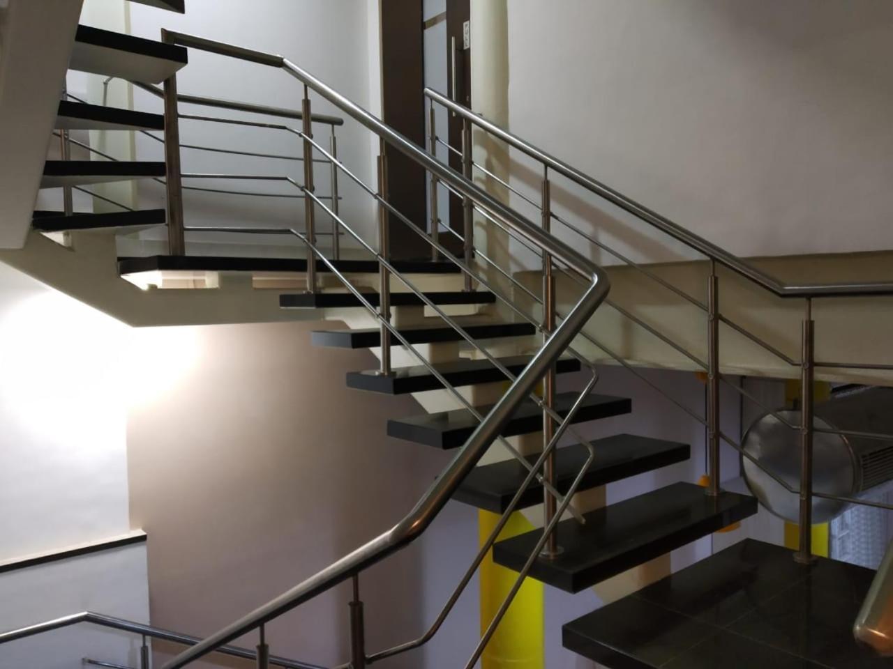 Hostel Abuzz Parel Mumbai