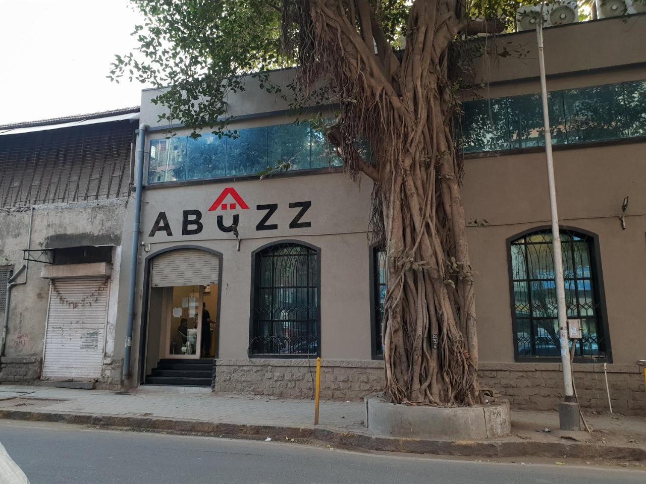Abuzz Parel Hostel Mumbai