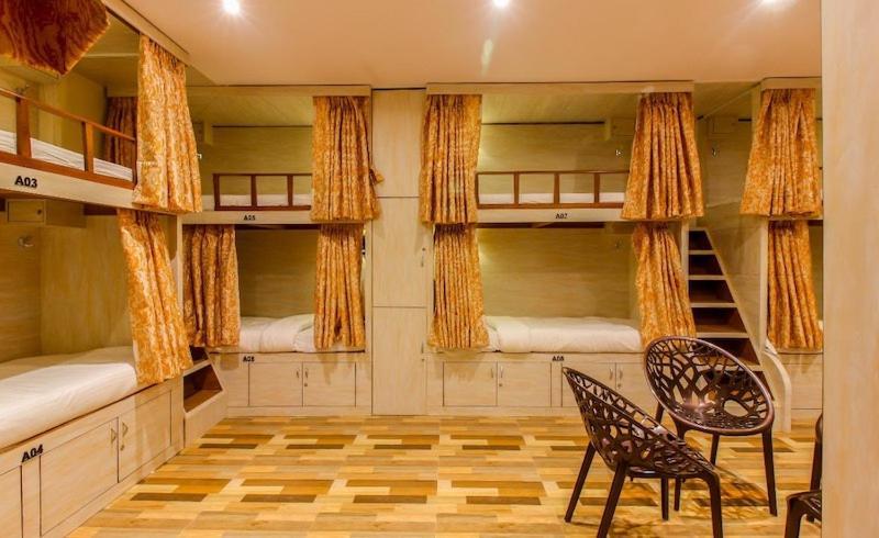 Hostel Hygeinic Airport Dormitory Near By Bom