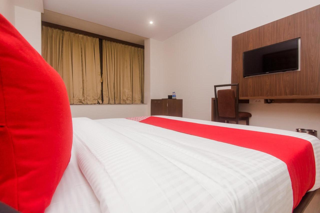 Hotel Oyo 12063 Pearls Bkc Mumbai