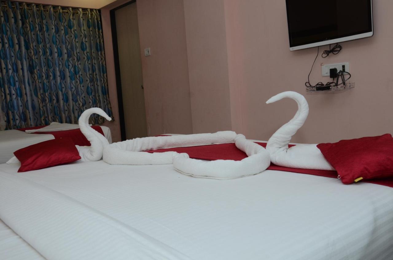 Hotel Sai Leela Grand