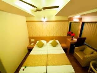 Rajhans Hotel